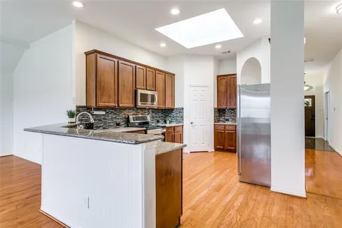 $439,999 | 1220 Shady Elm Lane, Lewisville, TX 75067