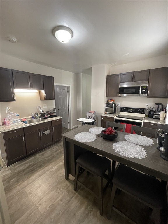 52 Acushnet Avenue Springfield, MA 01105 - Photo 14 of 28