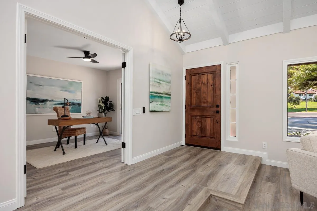 1355 Sun Valley Road Solana Beach, CA 92075 - Photo 5 of 37 Entry