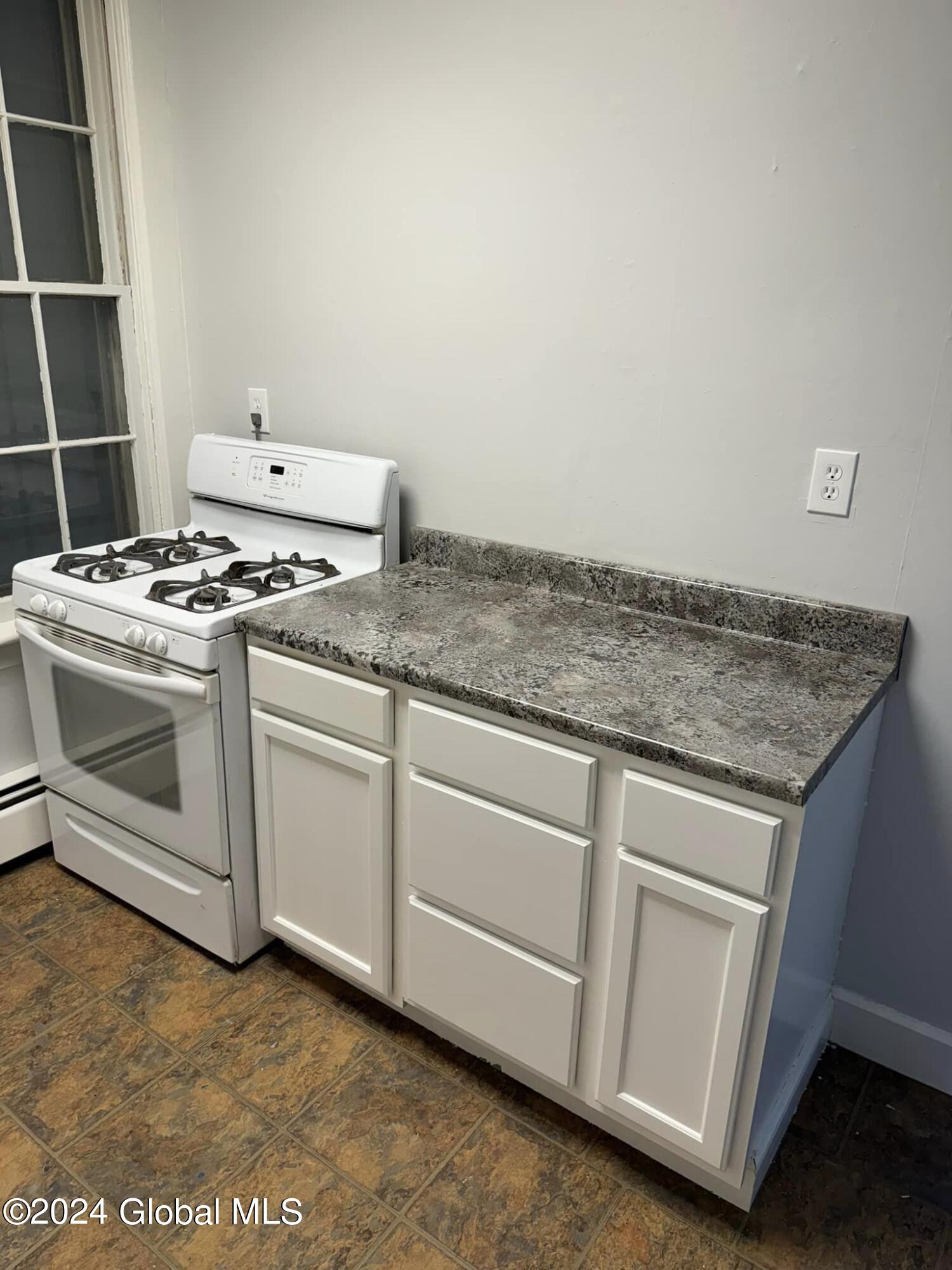 18 Devlin Street Cohoes, NY 12047 - Photo 6 of 28 6