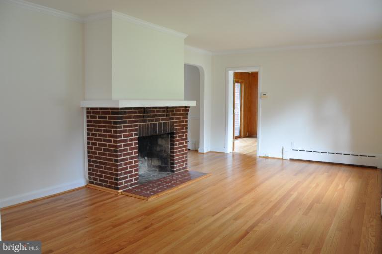 4221 Manorview Road Glen Arm, MD 21057 - Photo 13 of 17 Living Room