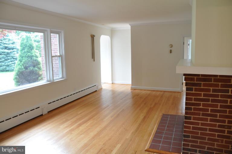 4221 Manorview Road Glen Arm, MD 21057 - Photo 3 of 17 Living Room