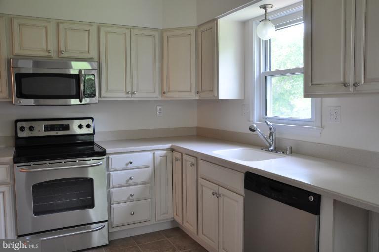 4221 Manorview Road Glen Arm, MD 21057 - Photo 9 of 17 Kitchen