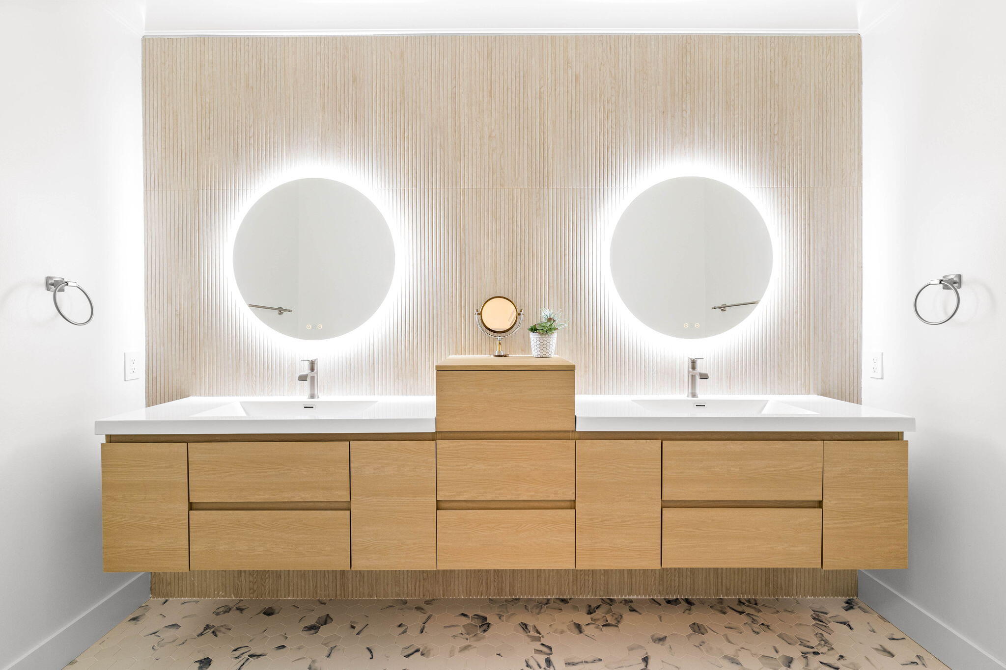 204 Sandstone Street Santa Rosa Beach, FL 32459 - Photo 26 of 80 a bathroom with a sink and a mirror