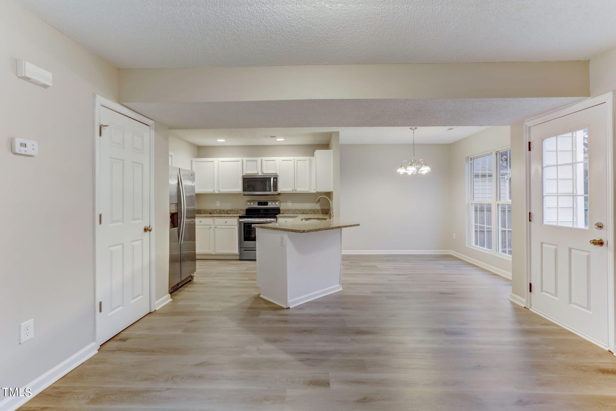 9-web-or-mls-Forest Ridge Dr-009