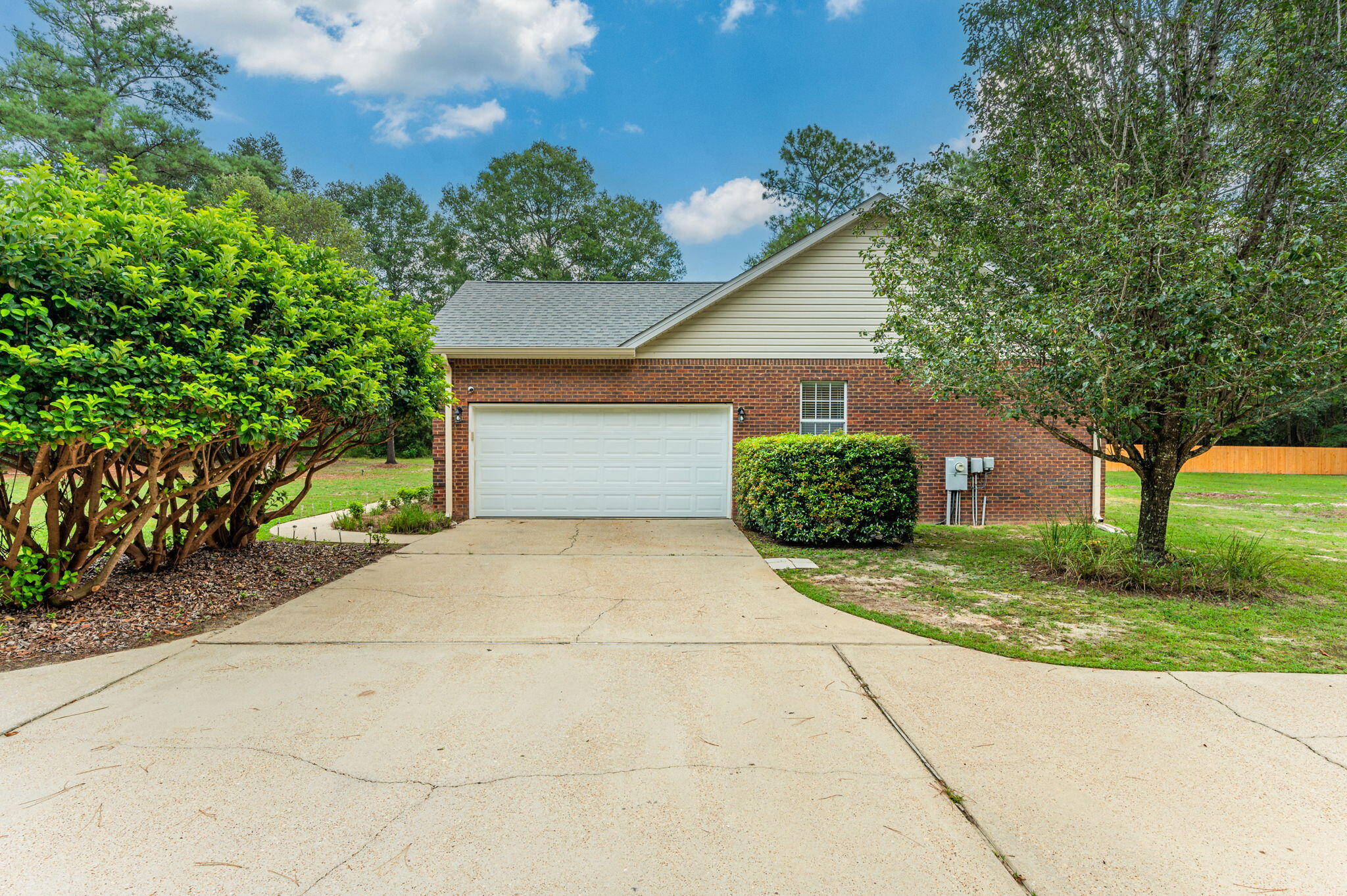 3340 Airport Road Crestview, FL 32539 - Photo 8 of 47 Side entry garage