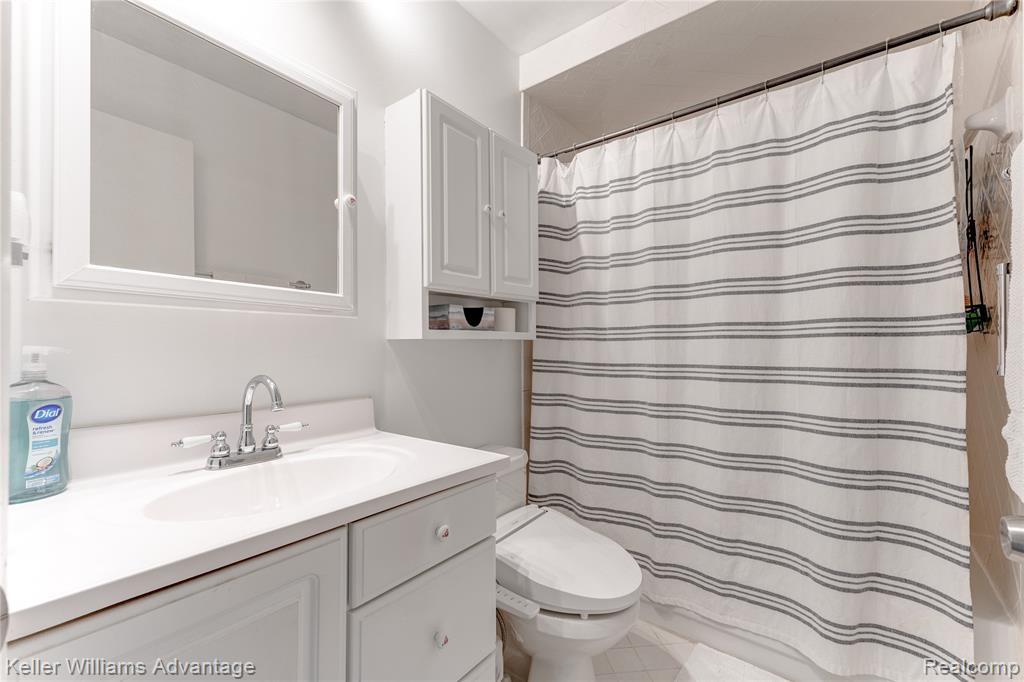 25738 Beck Road Novi, MI 48374 - Photo 27 of 35 Gallery Image 27
