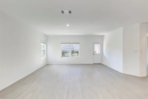 $2,295 | 173 Cibolo Crk Drive, Bastrop, TX 78602