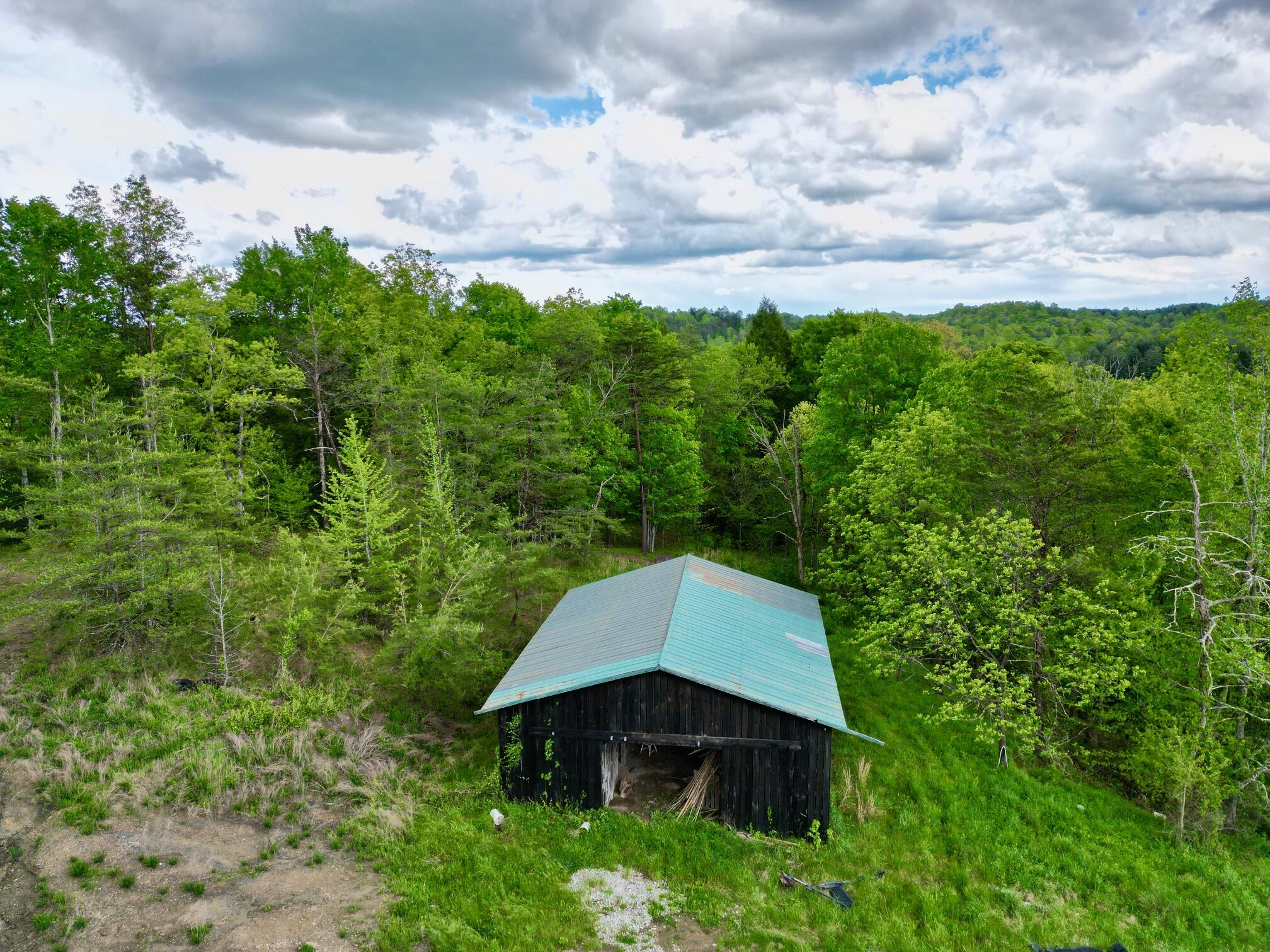 387 Old Fincastle Road Zoe, KY 41397 - Photo 62 of 76 dji_fly_20250504_141234_796_174638247738
