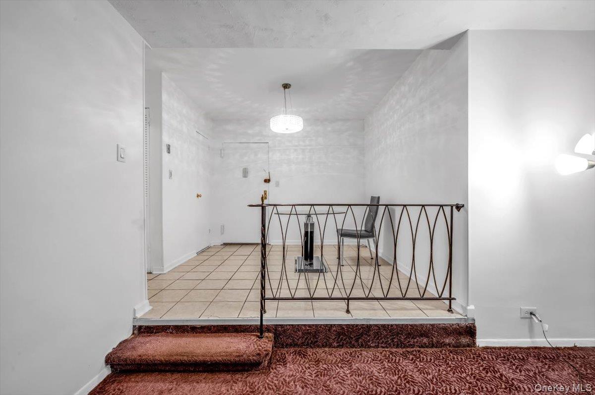 301 East 48th Street, Unit 2C Manhattan, NY 10017 - Photo 5 of 22 a view of entryway