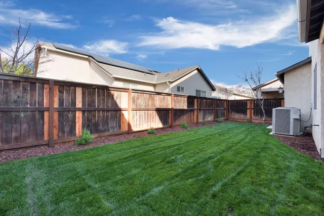 $2,500 | 5629 North Citrus Lane, Fresno, CA 93711