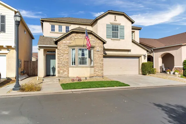 $2,500 | 5629 North Citrus Lane, Fresno, CA 93711