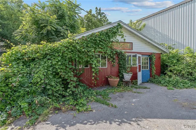 $249,000 | 518 East Brighton Avenue, Syracuse, NY 13210