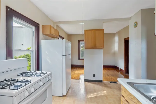 $249,000 | 518 East Brighton Avenue, Syracuse, NY 13210