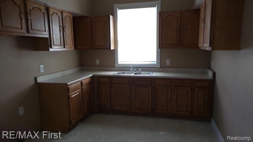 23825 Rausch Avenue Eastpointe, MI 48021 - Photo 16 of 26 20160418_194453.jpg