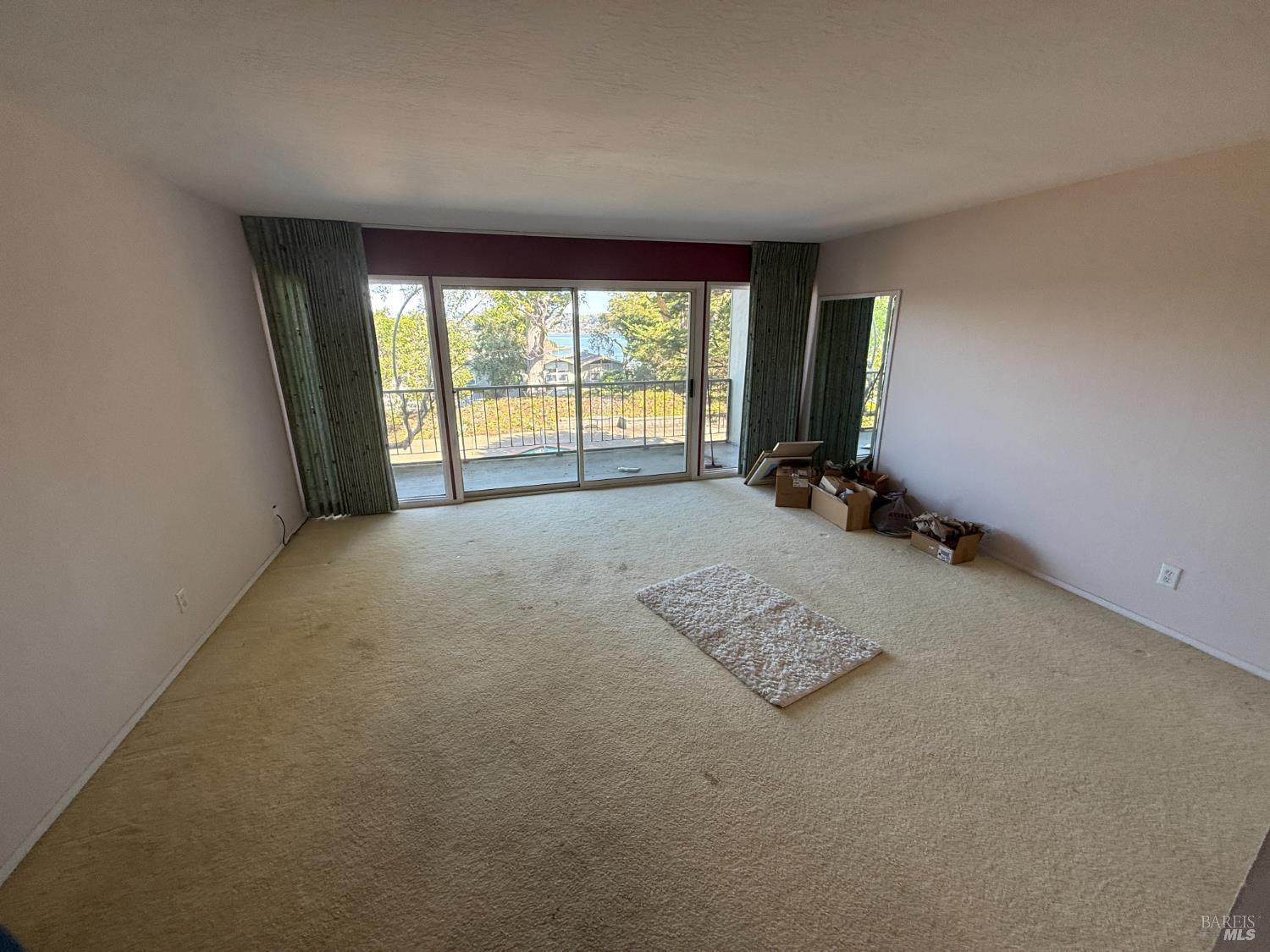 369 Eden Roc Drive Sausalito, CA 94965 - Photo 4 of 10