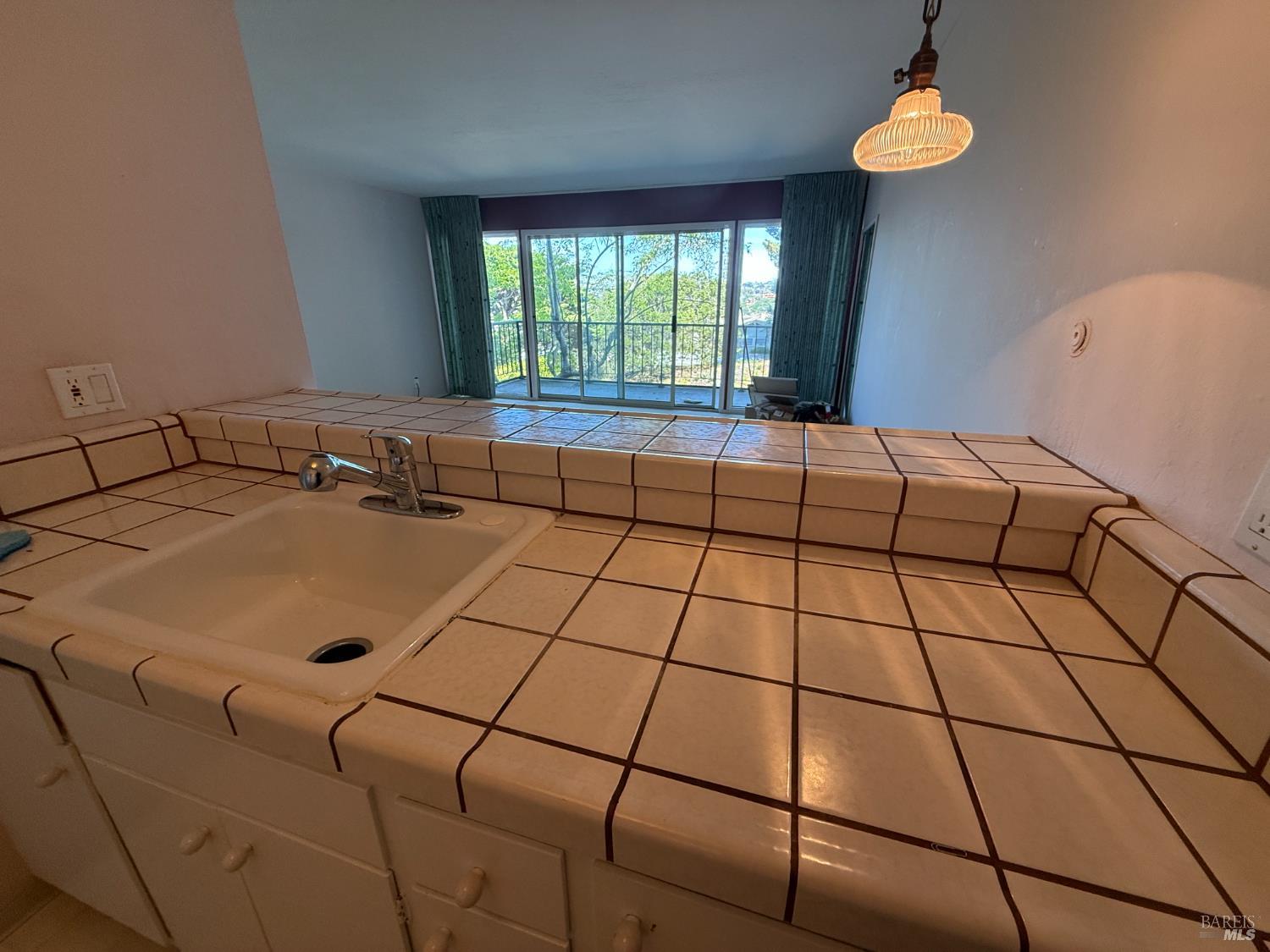 369 Eden Roc Drive Sausalito, CA 94965 - Photo 6 of 10