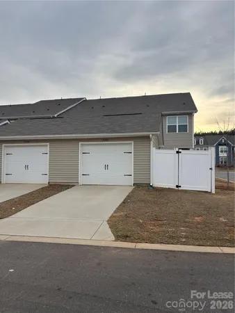$2,495 | 15733 Country House Street, Charlotte, NC 28273