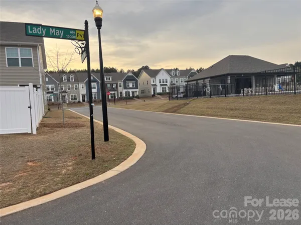 $2,495 | 15733 Country House Street, Charlotte, NC 28273