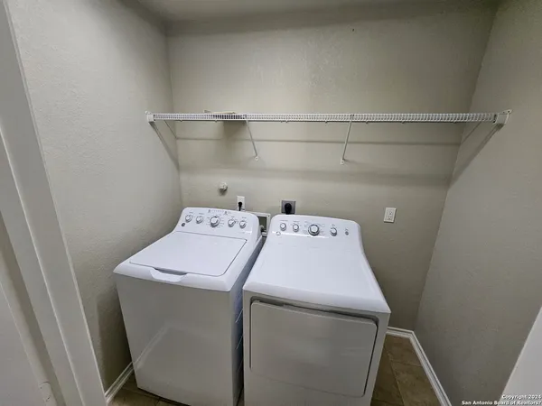 $2,475 | 17735 Via Del Oro, San Antonio, TX 78257