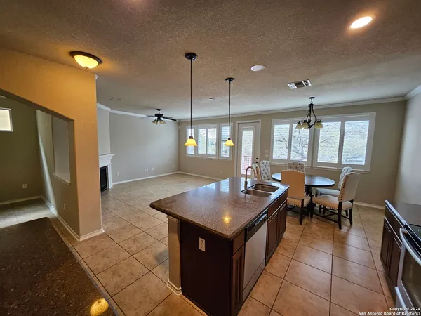 $2,475 | 17735 Via Del Oro, San Antonio, TX 78257