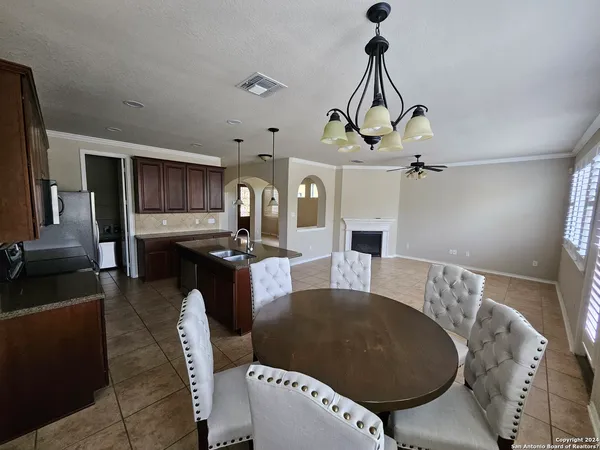 $2,475 | 17735 Via Del Oro, San Antonio, TX 78257