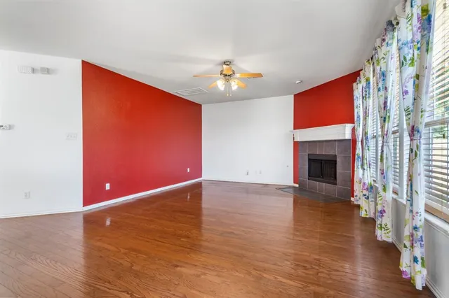 $3,000 | 910 Waterside Drive, Euless, TX 76039