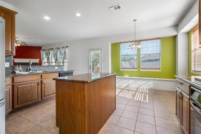 $3,000 | 910 Waterside Drive, Euless, TX 76039