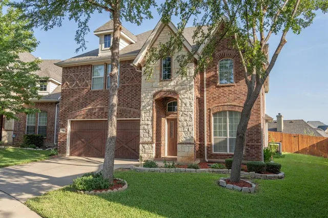 $3,000 | 910 Waterside Drive, Euless, TX 76039