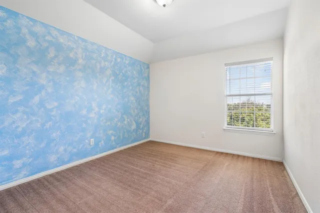 $3,000 | 910 Waterside Drive, Euless, TX 76039