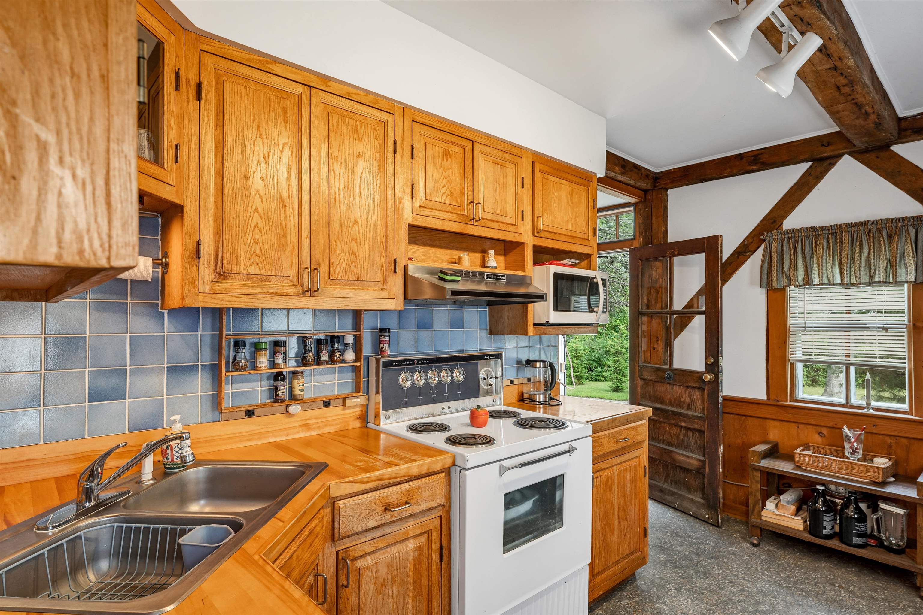 14 Bean Road Moultonborough, NH 03254 - Photo 4 of 33 Gallery Image 4