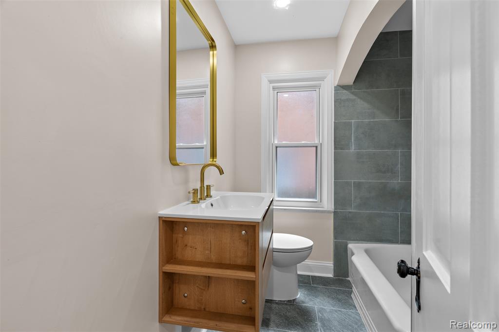1388 Vernier Road Grosse Pointe, MI 48236 - Photo 15 of 25