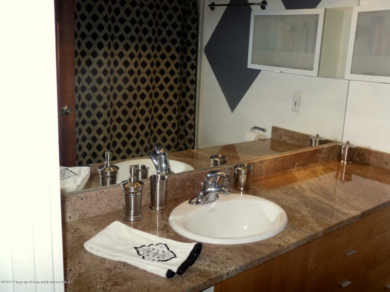 4070 Lower River Road, Unit #2 Snowmass, CO 81654 - Photo 6 of 35 bath3