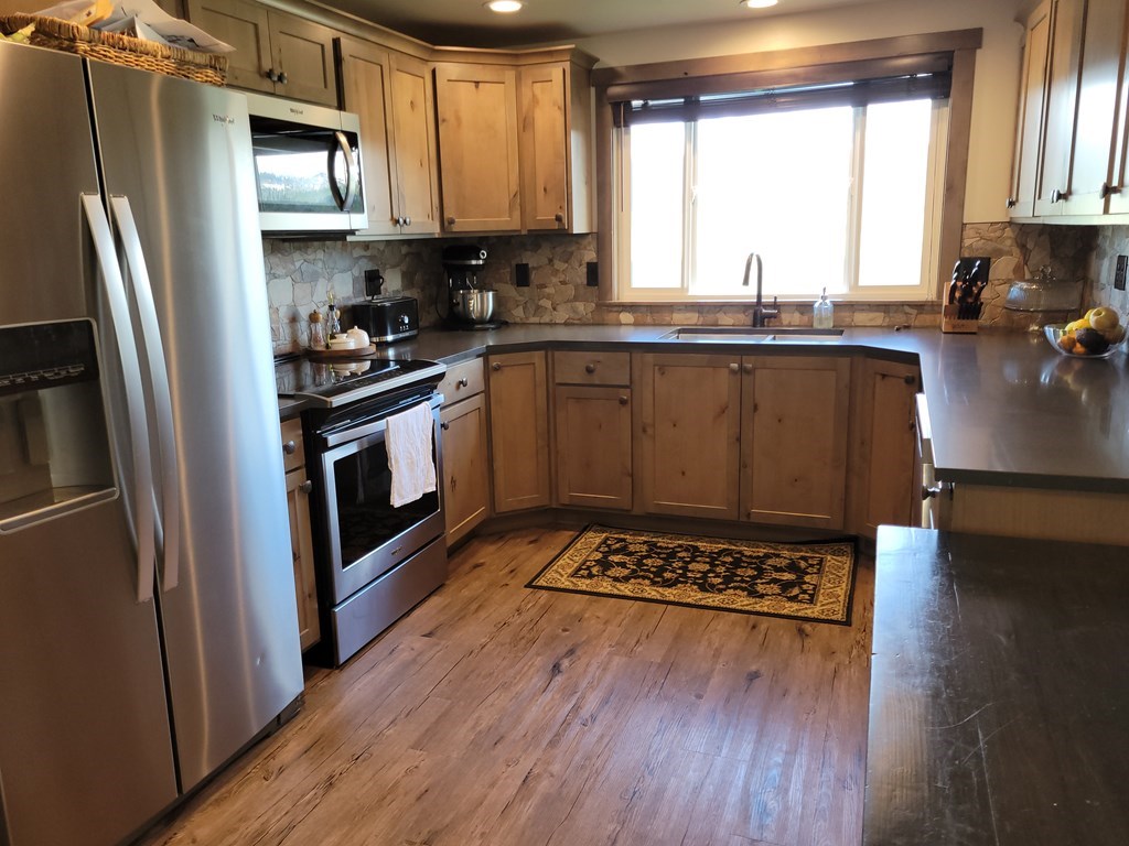 31-33 Bacon Creek Road Cascade, ID 83611 - Photo 21 of 33 Appliances included