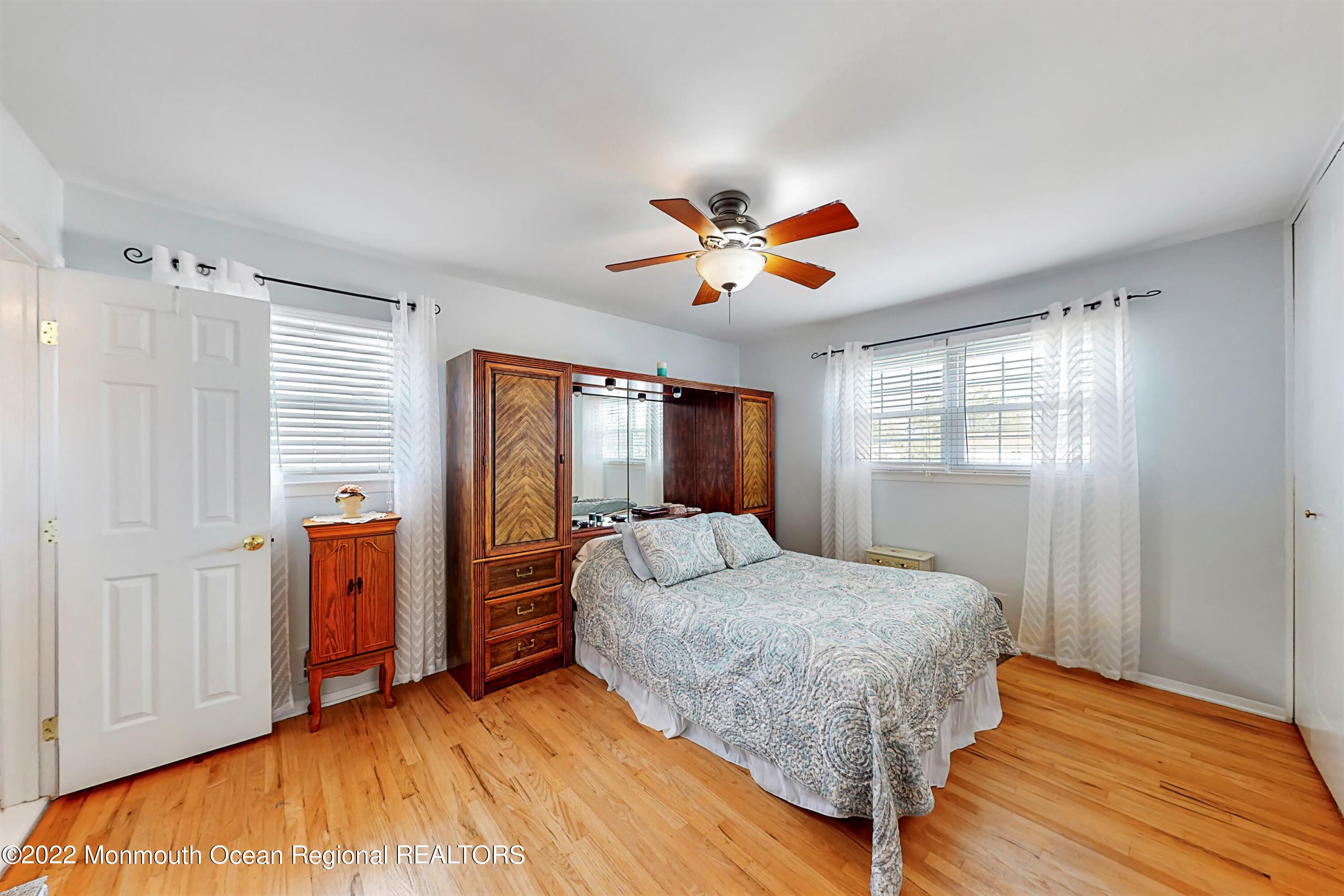 6 Dublin Lane Hazlet, NJ 07730 - Photo 14 of 37 MBR