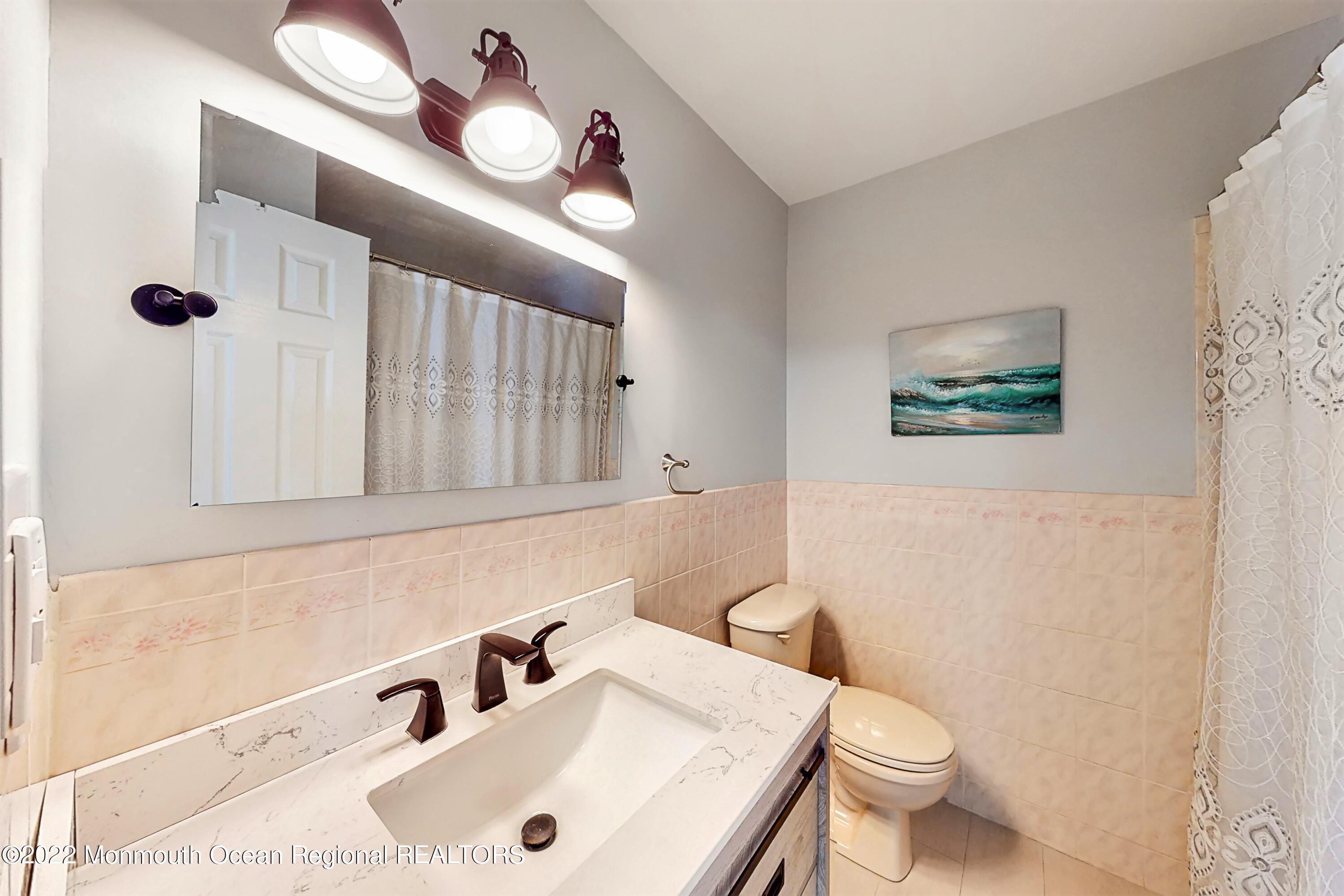 6 Dublin Lane Hazlet, NJ 07730 - Photo 21 of 37 Full Bath