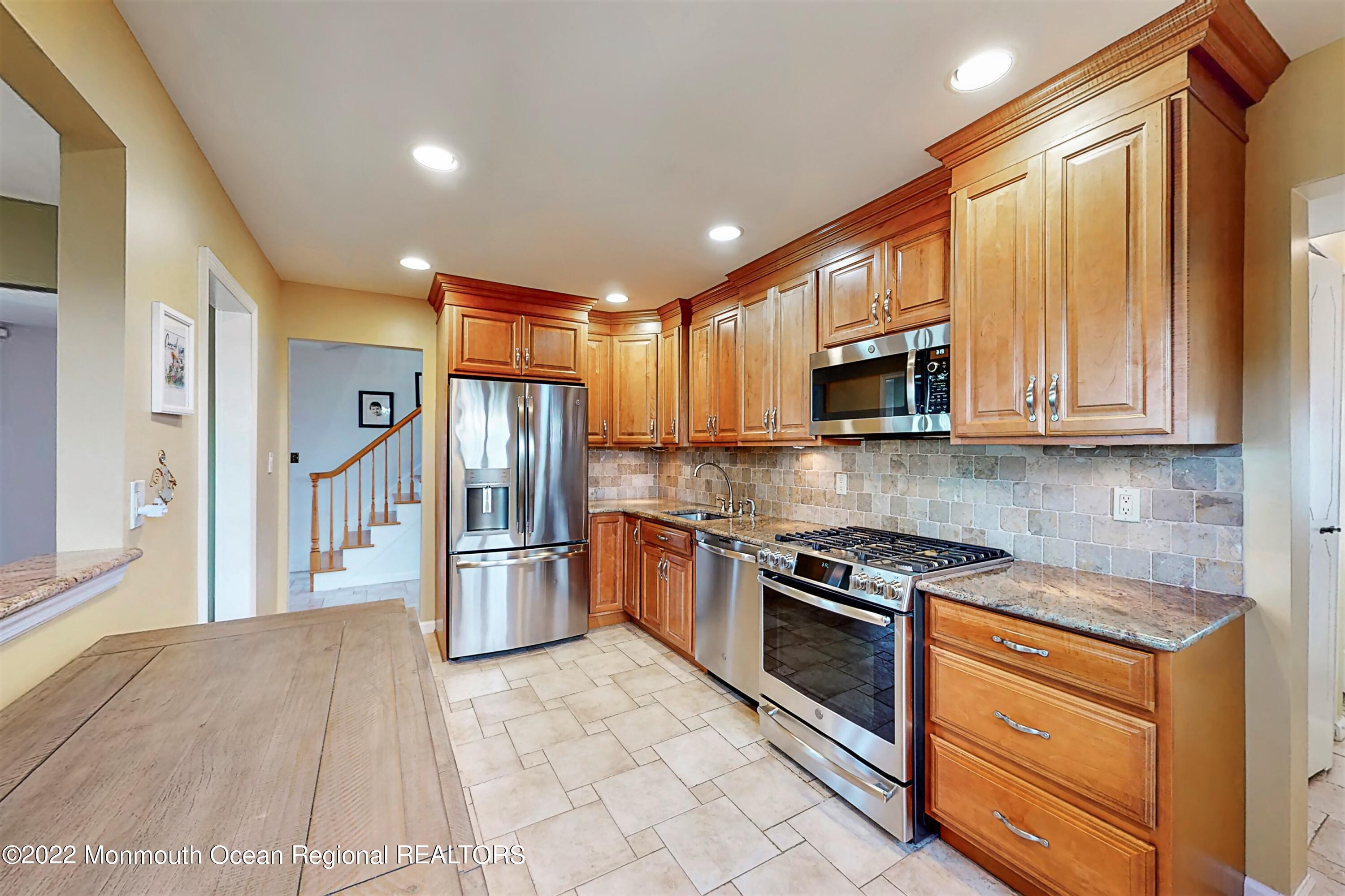6 Dublin Lane Hazlet, NJ 07730 - Photo 6 of 37 Newer Kitchen