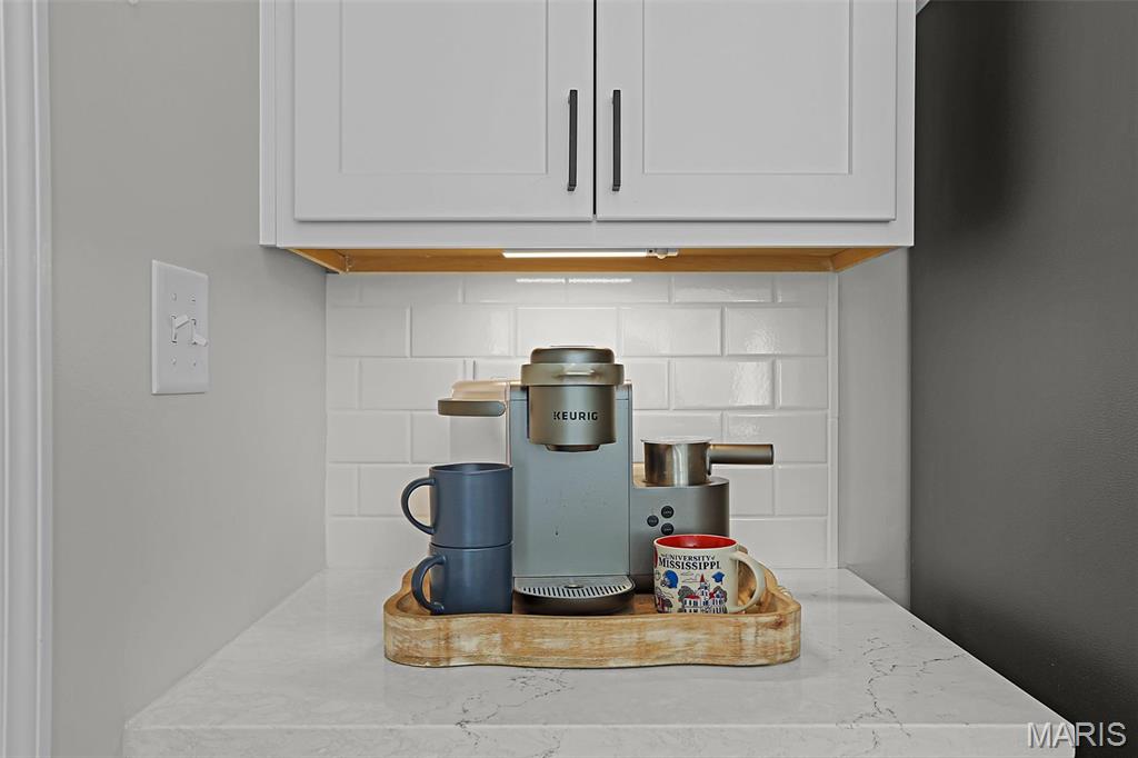 7421 Shadow Point Drive St. Louis, MO 63129 - Photo 14 of 37