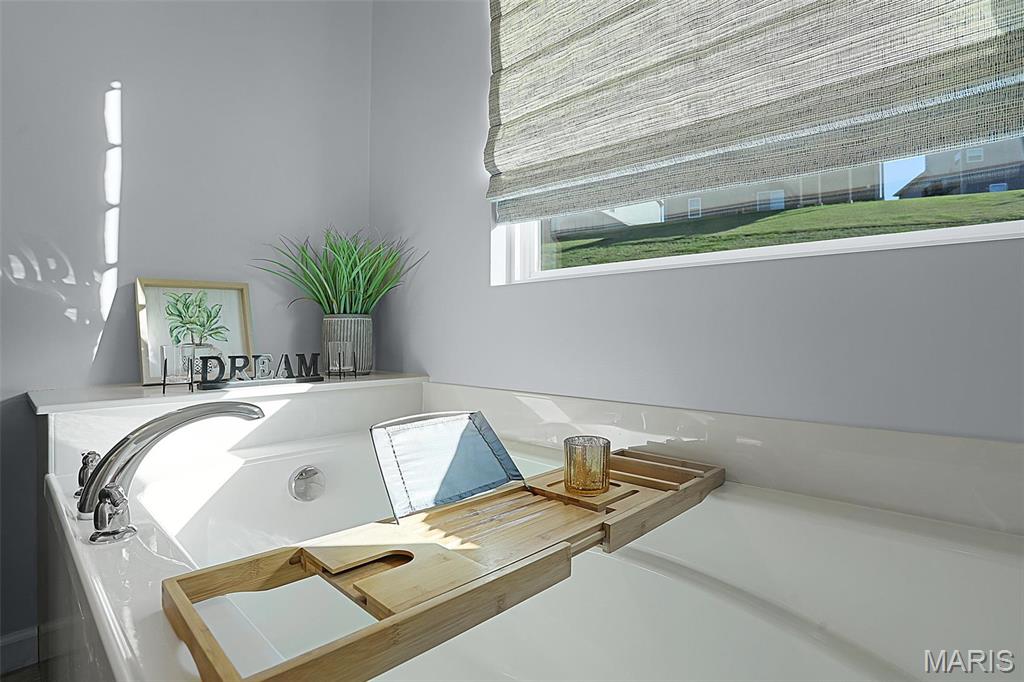 7421 Shadow Point Drive St. Louis, MO 63129 - Photo 19 of 37