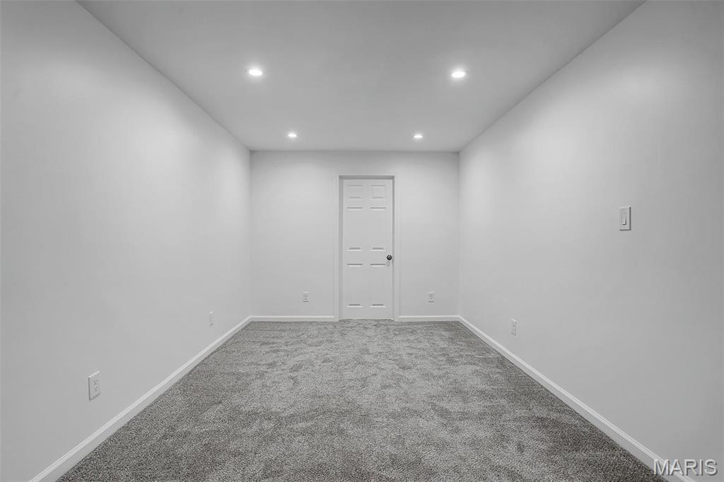 7421 Shadow Point Drive St. Louis, MO 63129 - Photo 30 of 37