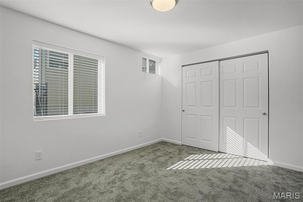 7421 Shadow Point Drive St. Louis, MO 63129 - Photo 34 of 37