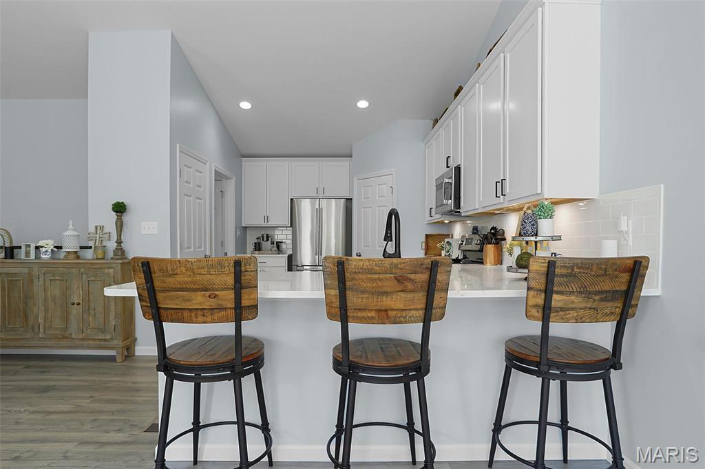 7421 Shadow Point Drive St. Louis, MO 63129 - Photo 10 of 37