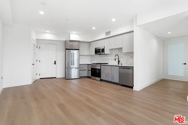 $3,295 | 160 Chestnut Street, Unit 303, Pasadena, CA 91103