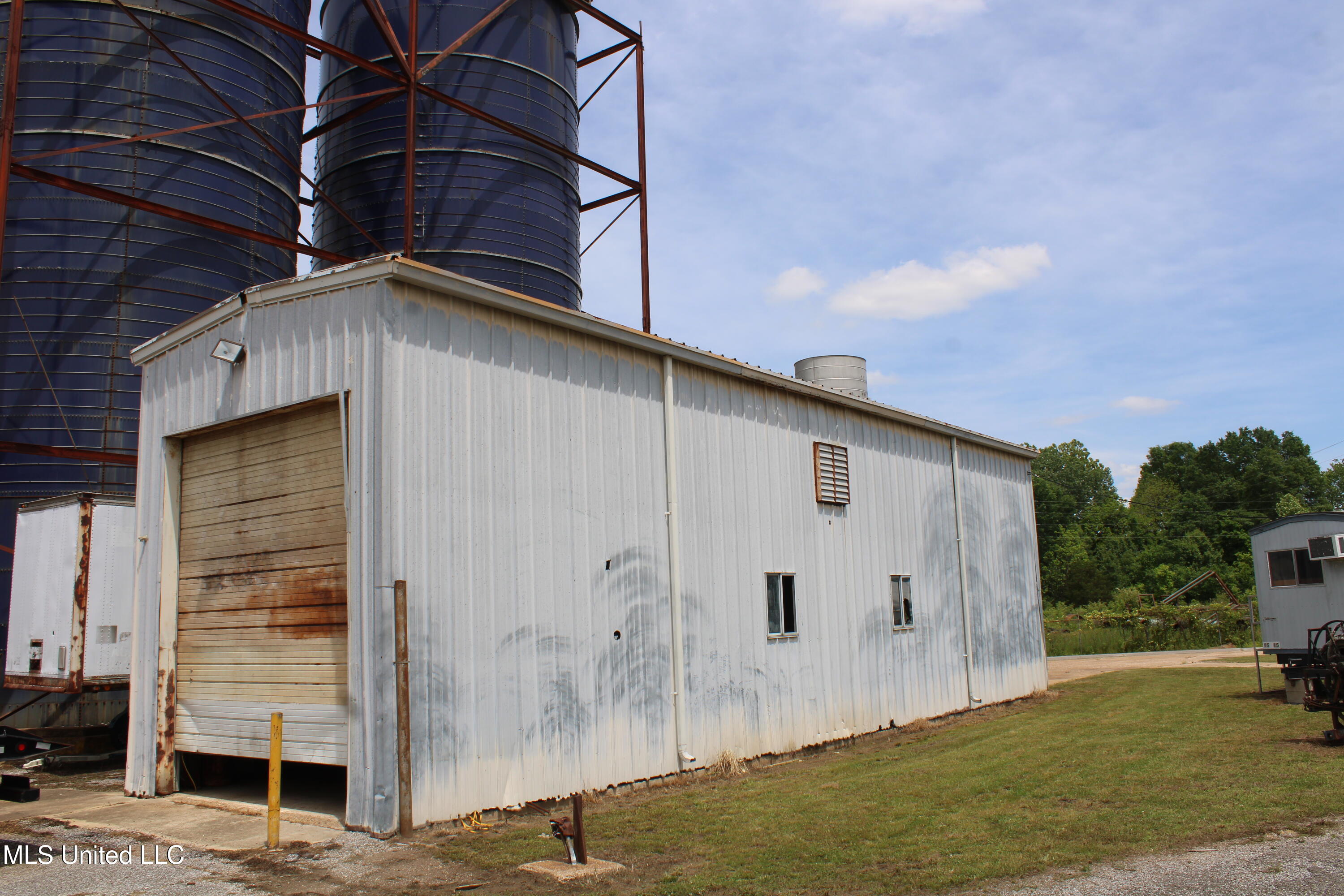 9490 Highway 178 Olive Branch, MS 38654 - Photo 13 of 24 IMG_6058