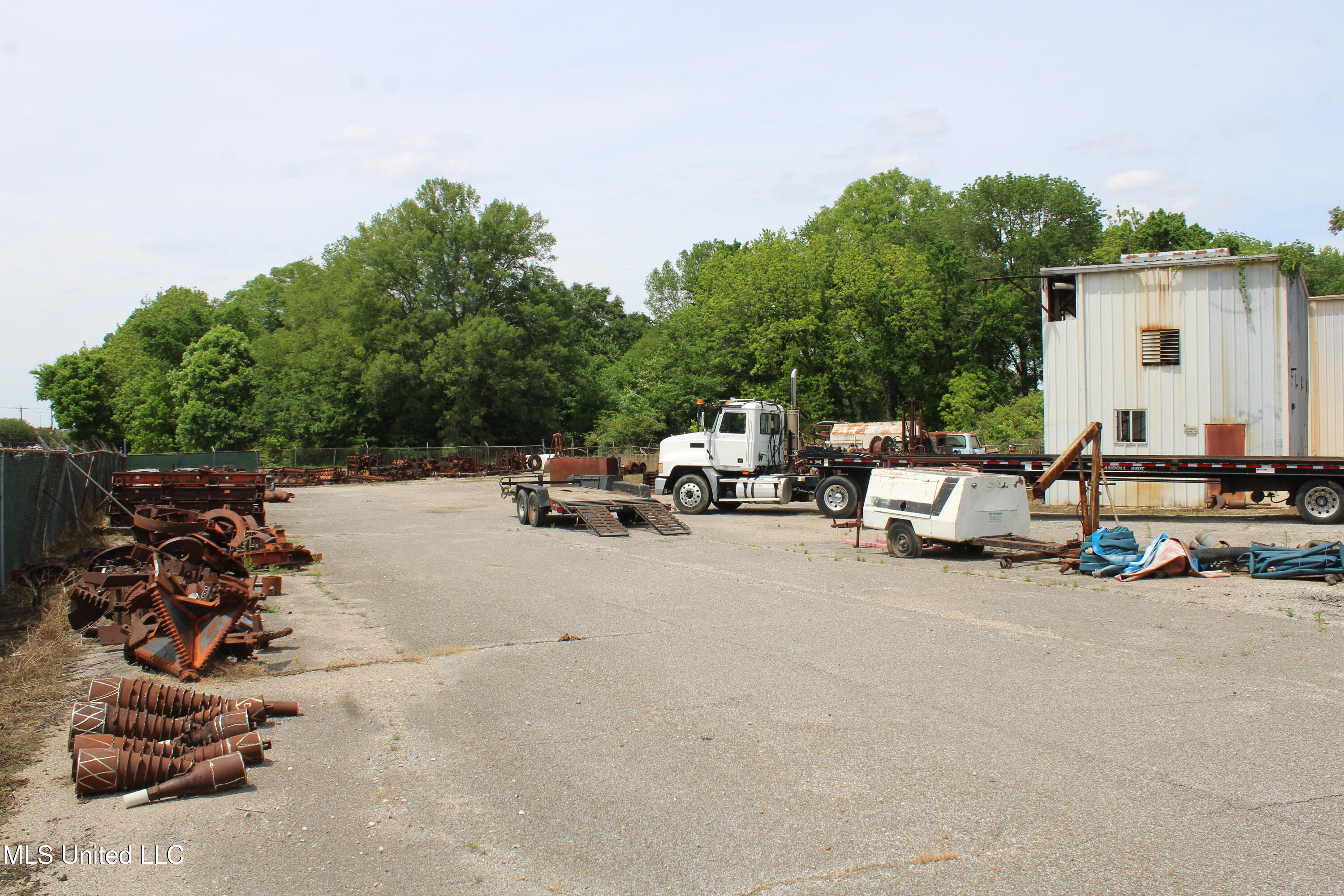 9490 Highway 178 Olive Branch, MS 38654 - Photo 7 of 24 IMG_6051