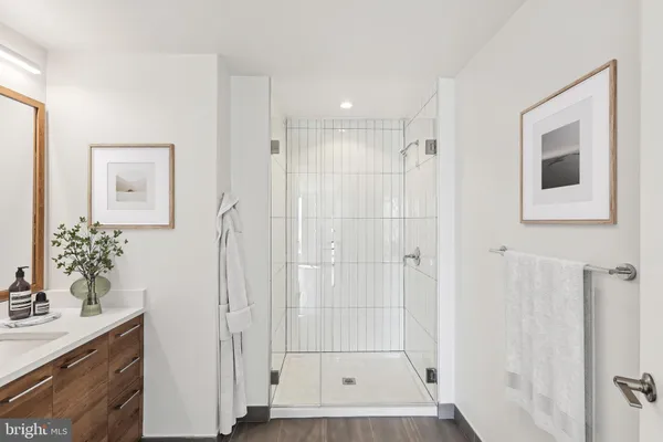 $3,835 | 244 19th Court South, Unit 927, Arlington, VA 22202