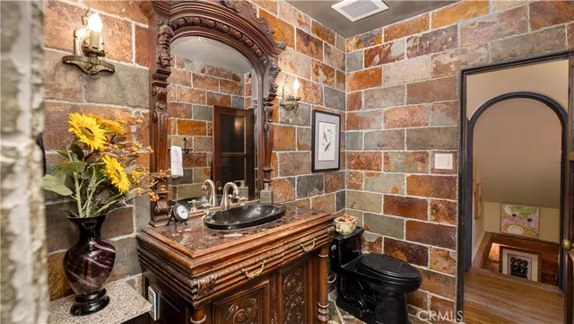 $1,875,000 | 2510 North Park Boulevard, Santa Ana, CA 92706