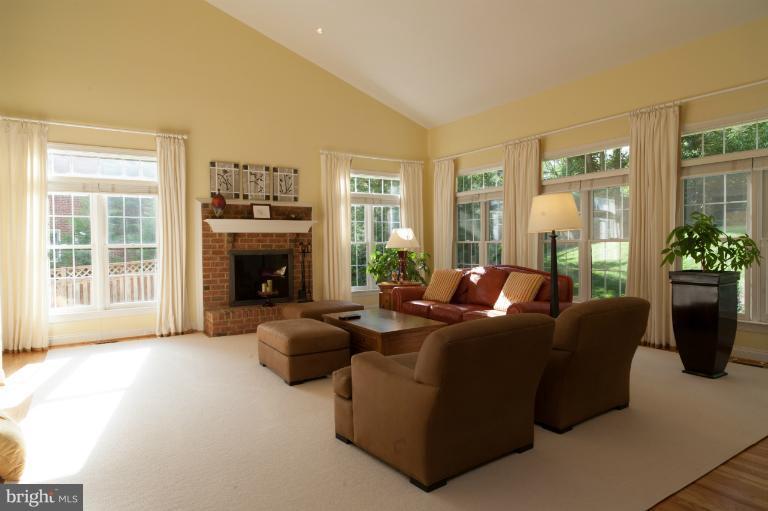 6610 Maugh Road McLean, VA 22101 - Photo 14 of 29 Family Room