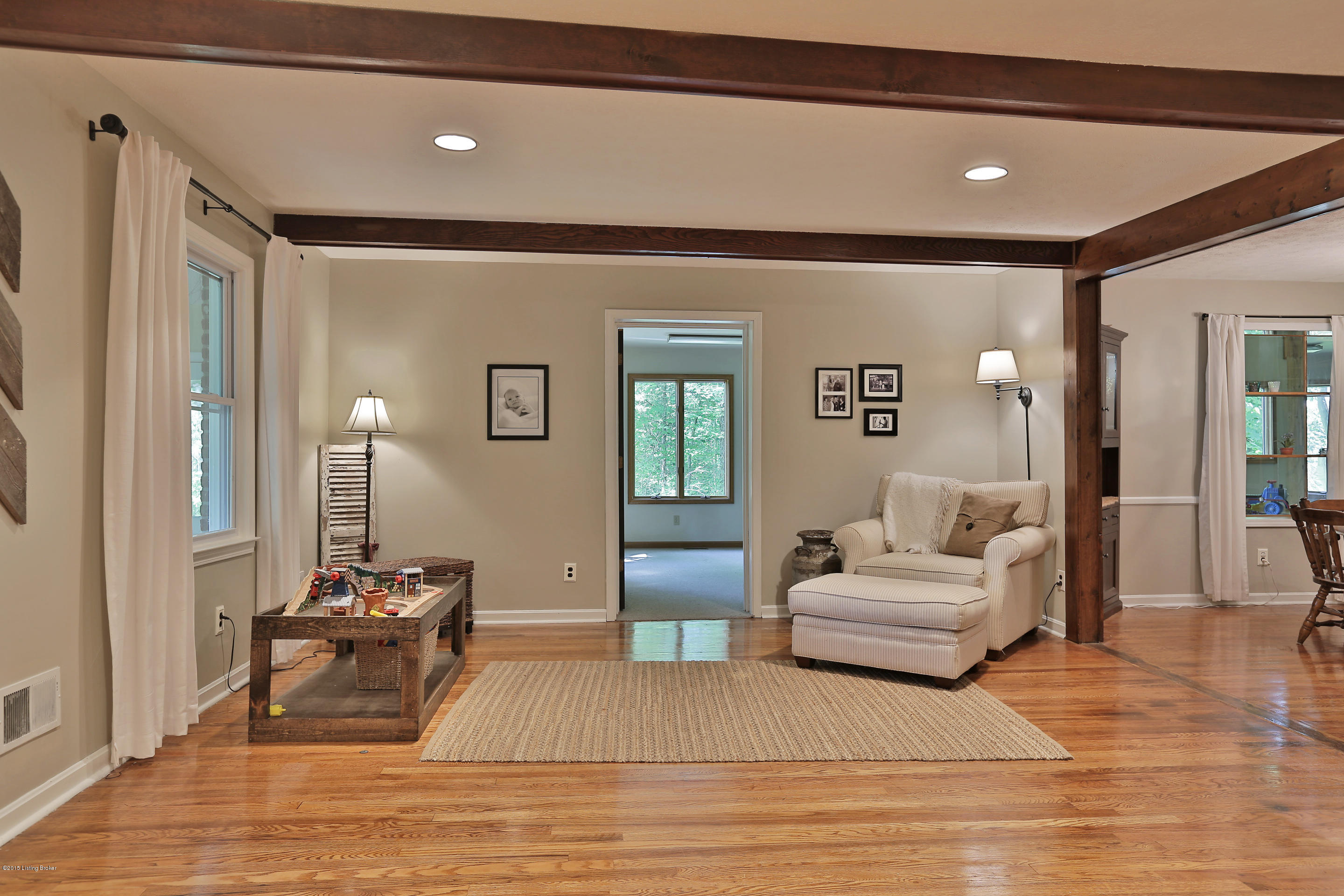 2550 Webb Road Simpsonville, KY 40067 - Photo 10 of 61 Living-Room3