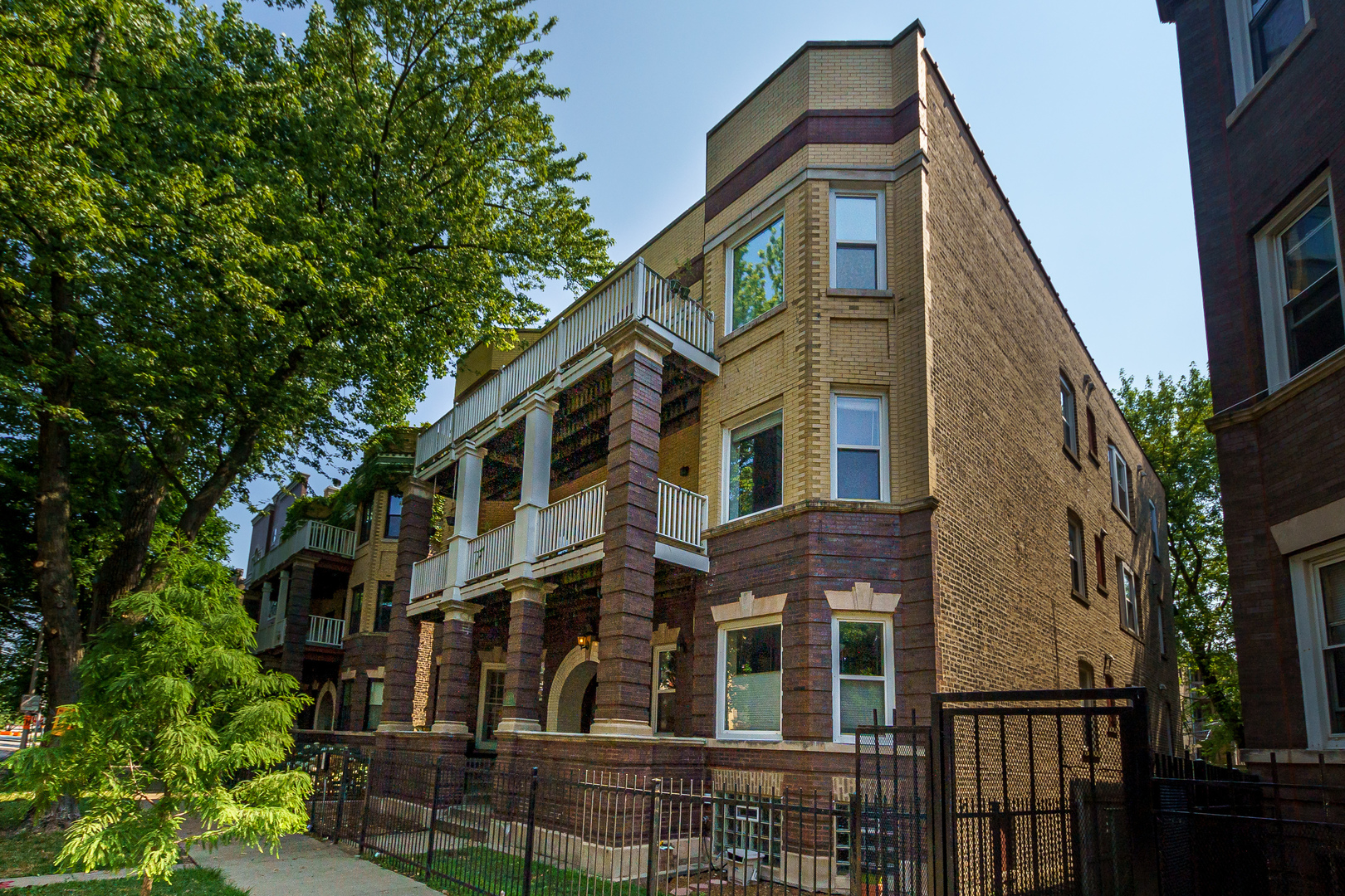 4415 North Racine Avenue, Unit 2S Chicago, IL 60640 - Photo 2 of 23